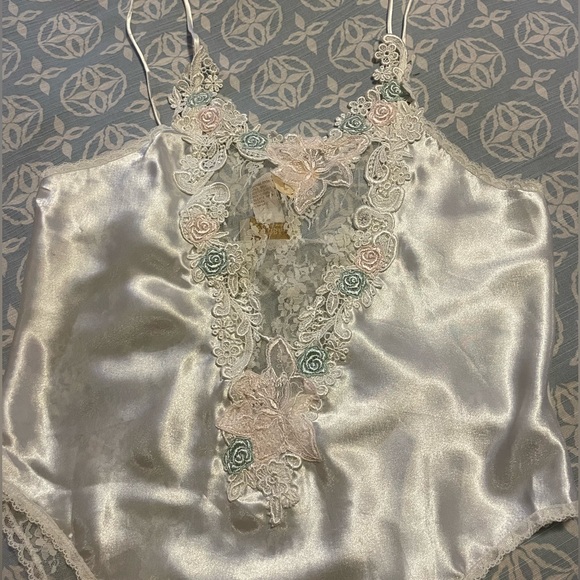 Rare vintage Victoria’s Secret lace bodysuit - Picture 6 of 6